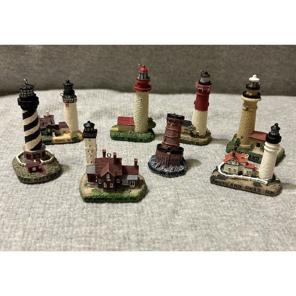 Lot 8 Light House Replicas By Scaasis Originals Inc
